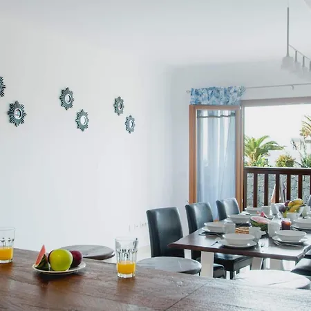 Stylish 6 Bedroom Villa Princesa - Hot Tub - Heated Pool - Near Beach & Waterparks Playa Blanca  Exterior photo